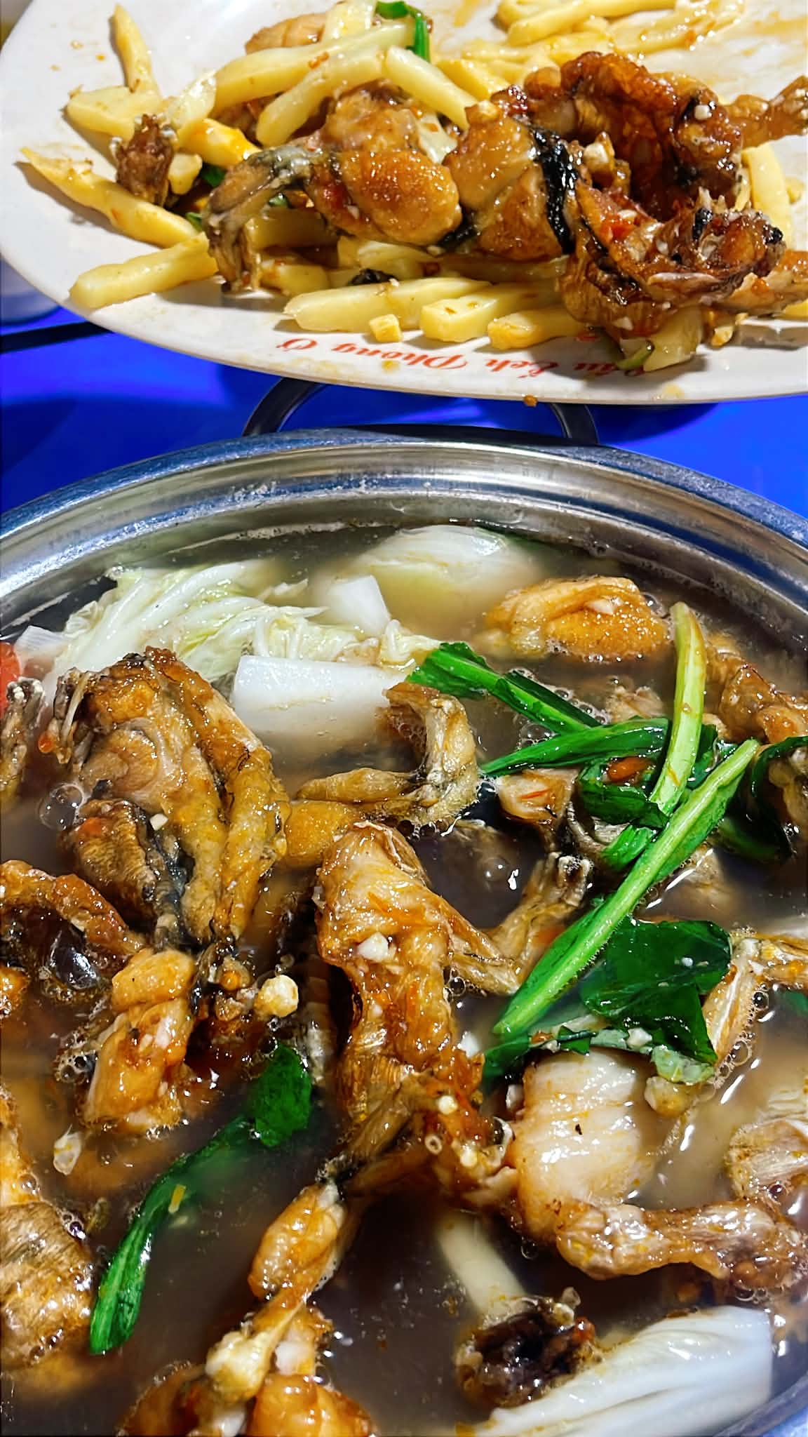 Qu&aacute;n lẩu ếch đ&ocirc;ng nhất nh&igrave; H&agrave; Nội: "Tọa độ" v&agrave;ng cho những t&iacute;n đồ m&ecirc; vị chua cay đậm đ&agrave;- Ảnh 2.