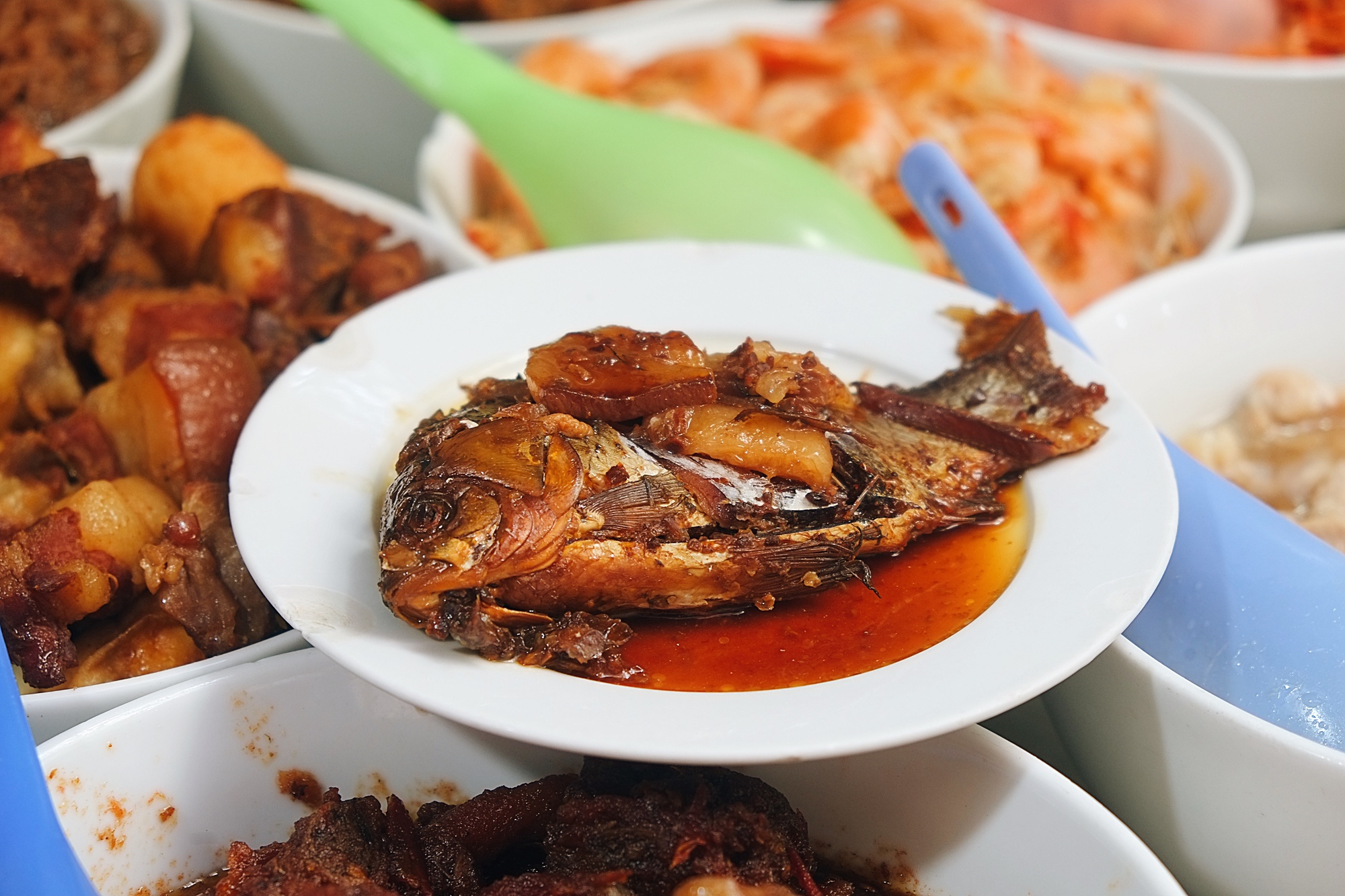 Nghịch l&yacute; cơm Vinh Thu: Qu&aacute;n vỉa h&egrave;, gi&aacute; nh&agrave; h&agrave;ng - v&igrave; sao vẫn đ&ocirc;ng kh&aacute;ch suốt 30 năm?- Ảnh 15.