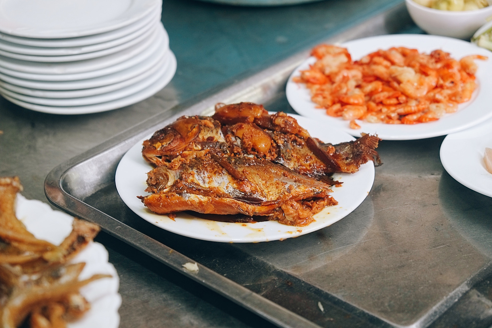 Nghịch l&yacute; cơm Vinh Thu: Qu&aacute;n vỉa h&egrave;, gi&aacute; nh&agrave; h&agrave;ng - v&igrave; sao vẫn đ&ocirc;ng kh&aacute;ch suốt 30 năm?- Ảnh 10.