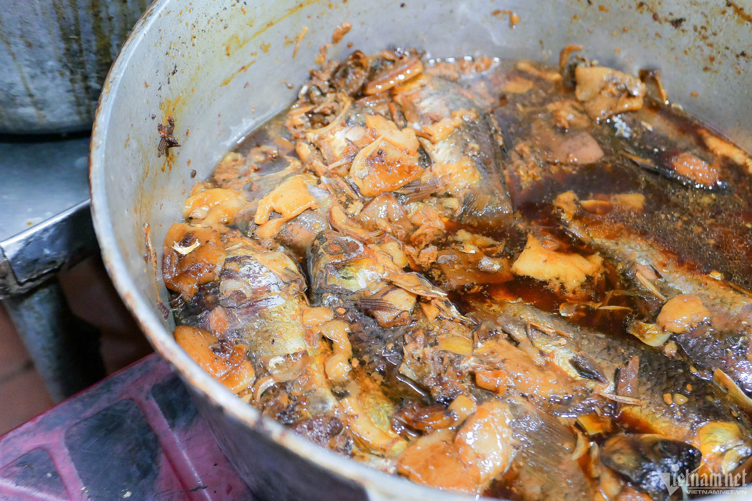 Nghịch l&yacute; cơm Vinh Thu: Qu&aacute;n vỉa h&egrave;, gi&aacute; nh&agrave; h&agrave;ng - v&igrave; sao vẫn đ&ocirc;ng kh&aacute;ch suốt 30 năm?- Ảnh 12.