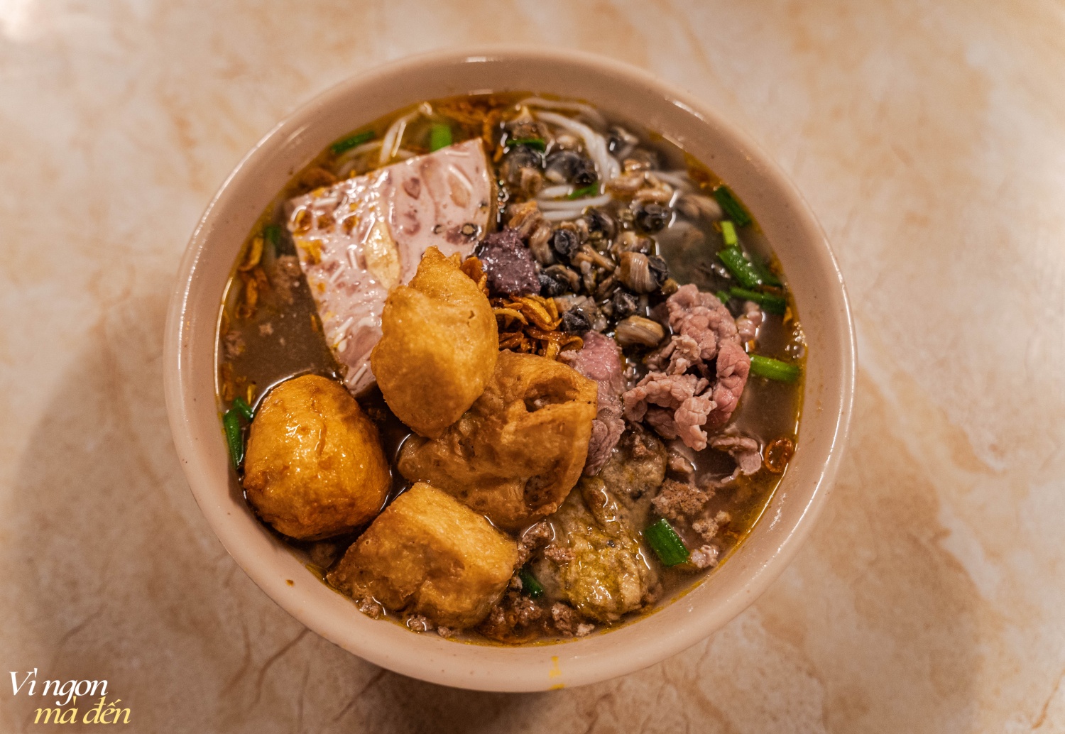 B&uacute;n Ziu G&aacute;nh - qu&aacute;n b&uacute;n ri&ecirc;u "qu&yacute; tộc" độc nhất v&ocirc; nhị trong ng&otilde; nhỏ H&agrave; Nội- Ảnh 12.