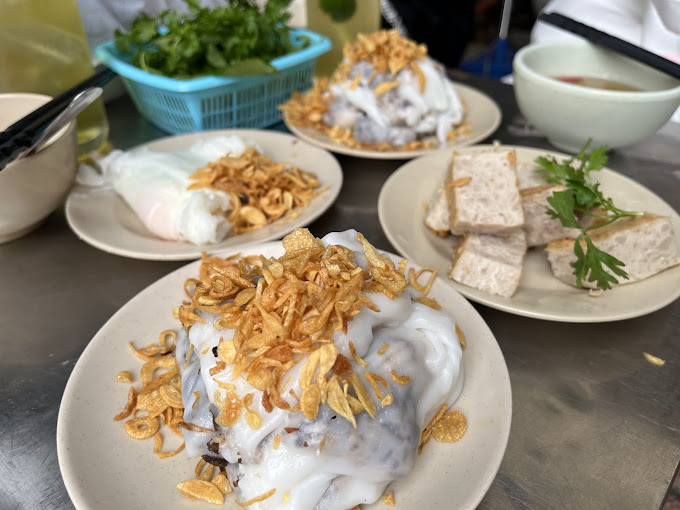 B&aacute;nh cuốn b&agrave; Xu&acirc;n bị Michelin "bỏ qu&ecirc;n" nhưng kh&aacute;ch vẫn ki&ecirc;n nhẫn xếp h&agrave;ng cả tiếng chờ đến lượt- Ảnh 11.