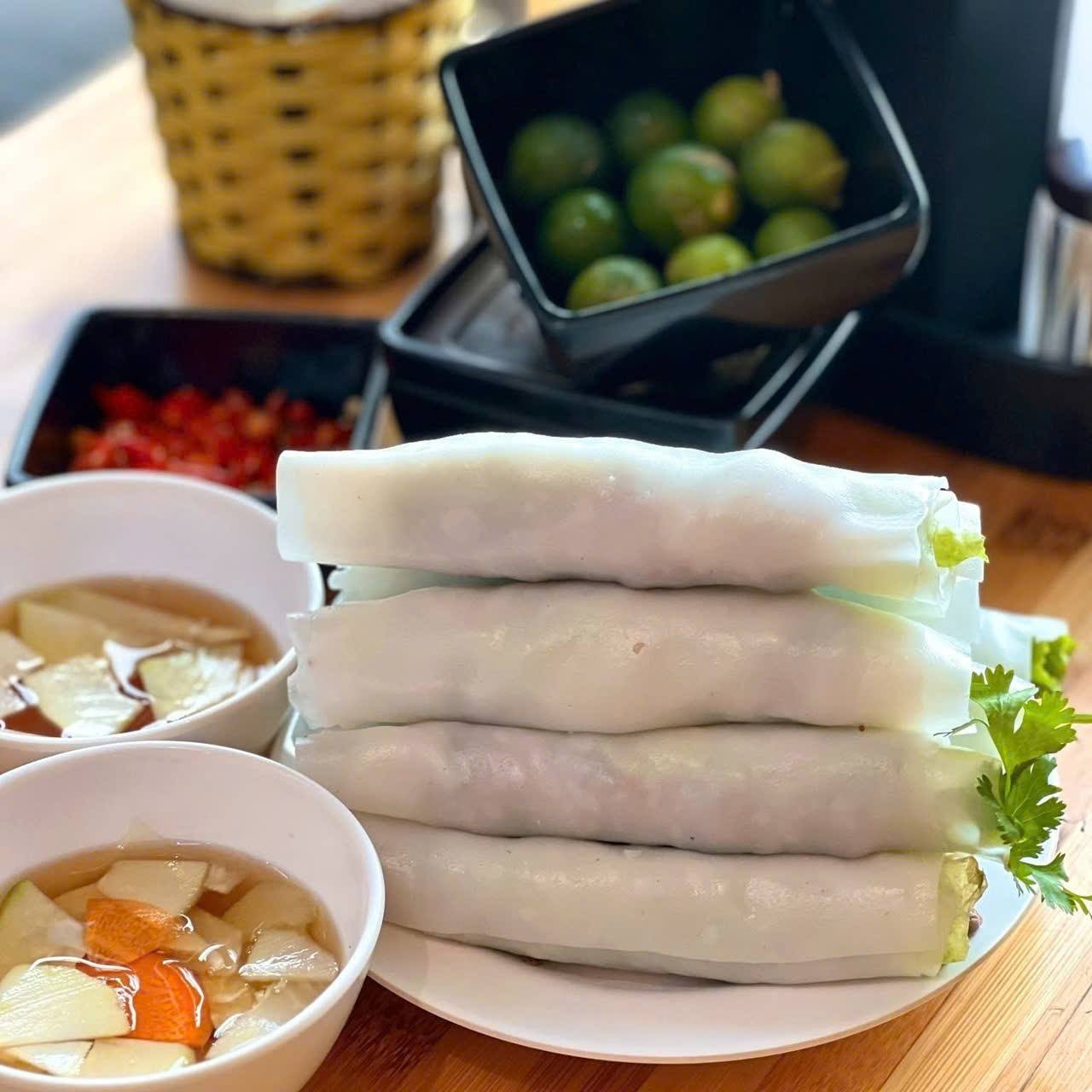 Phở cuốn Ngũ X&atilde; - Kh&uacute;c biến tấu tinh tế chiếm trọn cảm t&igrave;nh thực kh&aacute;ch- Ảnh 4.