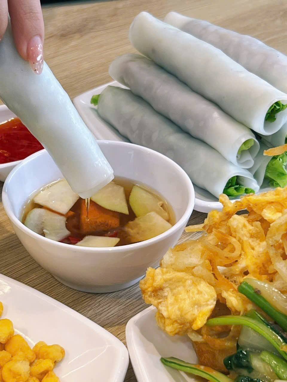 Phở cuốn Ngũ X&atilde; - Kh&uacute;c biến tấu tinh tế chiếm trọn cảm t&igrave;nh thực kh&aacute;ch- Ảnh 3.