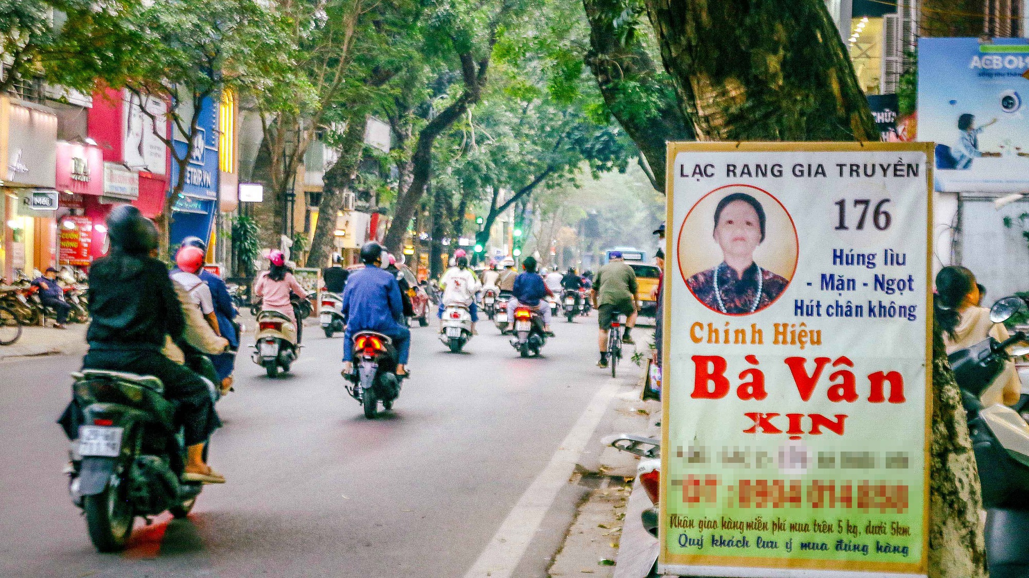 Lạc rang h&uacute;ng l&igrave;u "cụ V&acirc;n": Thức qu&agrave; m&ugrave;a thu H&agrave; Nội v&agrave; h&agrave;nh tr&igrave;nh t&igrave;m lại hương vị gốc giữa "m&ecirc; cung" B&agrave; Triệu- Ảnh 11.