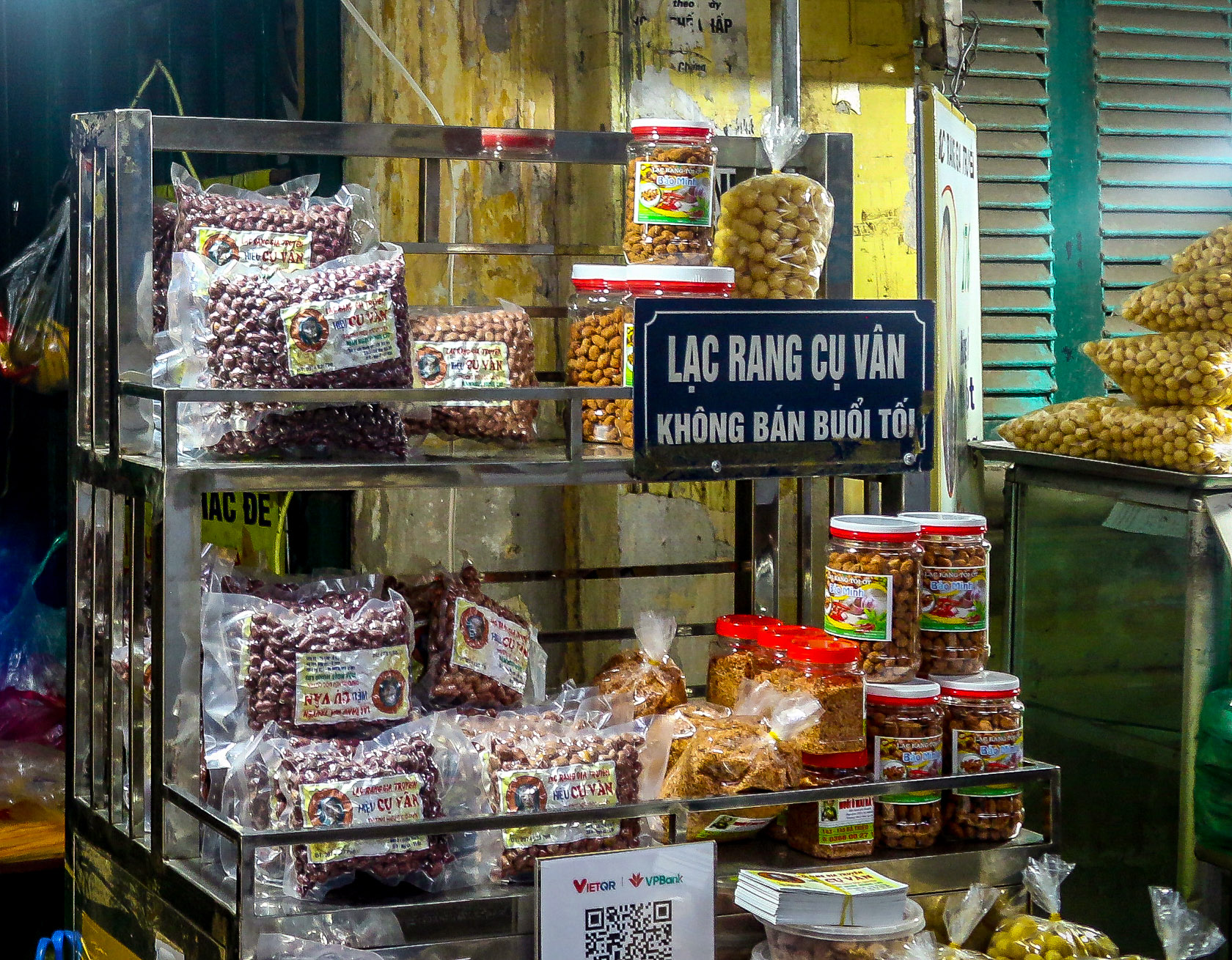 Lạc rang h&uacute;ng l&igrave;u "cụ V&acirc;n": Thức qu&agrave; m&ugrave;a thu H&agrave; Nội v&agrave; h&agrave;nh tr&igrave;nh t&igrave;m lại hương vị gốc giữa "m&ecirc; cung" B&agrave; Triệu- Ảnh 15.