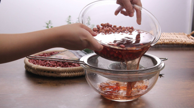 Lạc rang h&uacute;ng l&igrave;u "cụ V&acirc;n": Thức qu&agrave; m&ugrave;a thu H&agrave; Nội v&agrave; h&agrave;nh tr&igrave;nh t&igrave;m lại hương vị gốc giữa "m&ecirc; cung" B&agrave; Triệu- Ảnh 5.