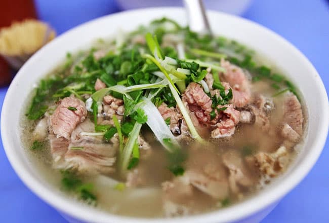 Phở B&aacute;t Đ&agrave;n - Nơi lưu giữ hương vị phở H&agrave; Nội suốt gần một thế kỷ- Ảnh 7.