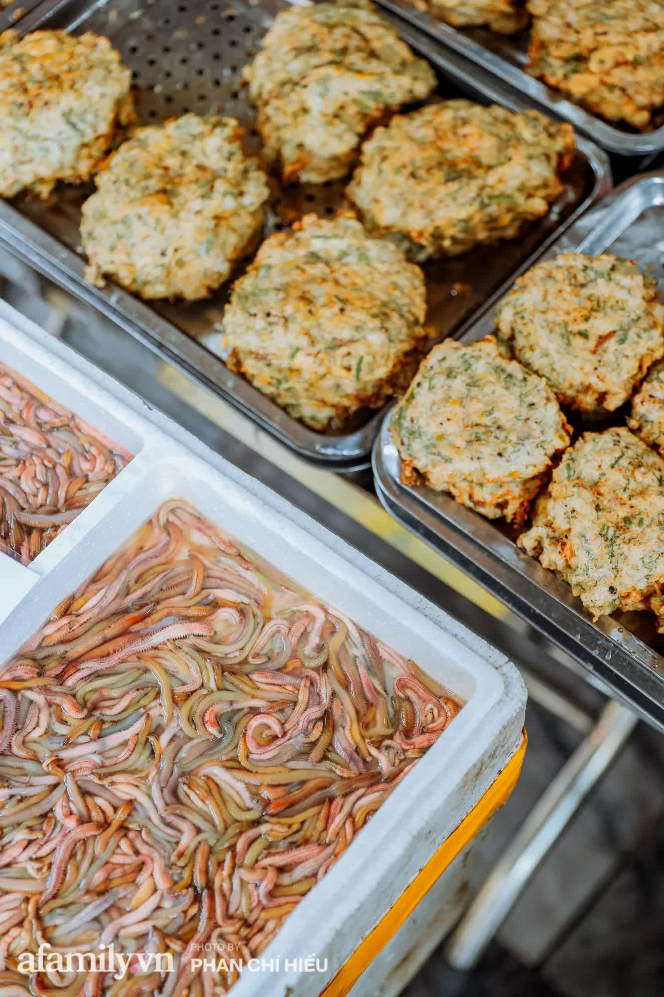 Chả rươi H&agrave; Nội: Bản giao hưởng tinh t&uacute;y của "lộc trời" trong ẩm thực Kinh kỳ- Ảnh 2.