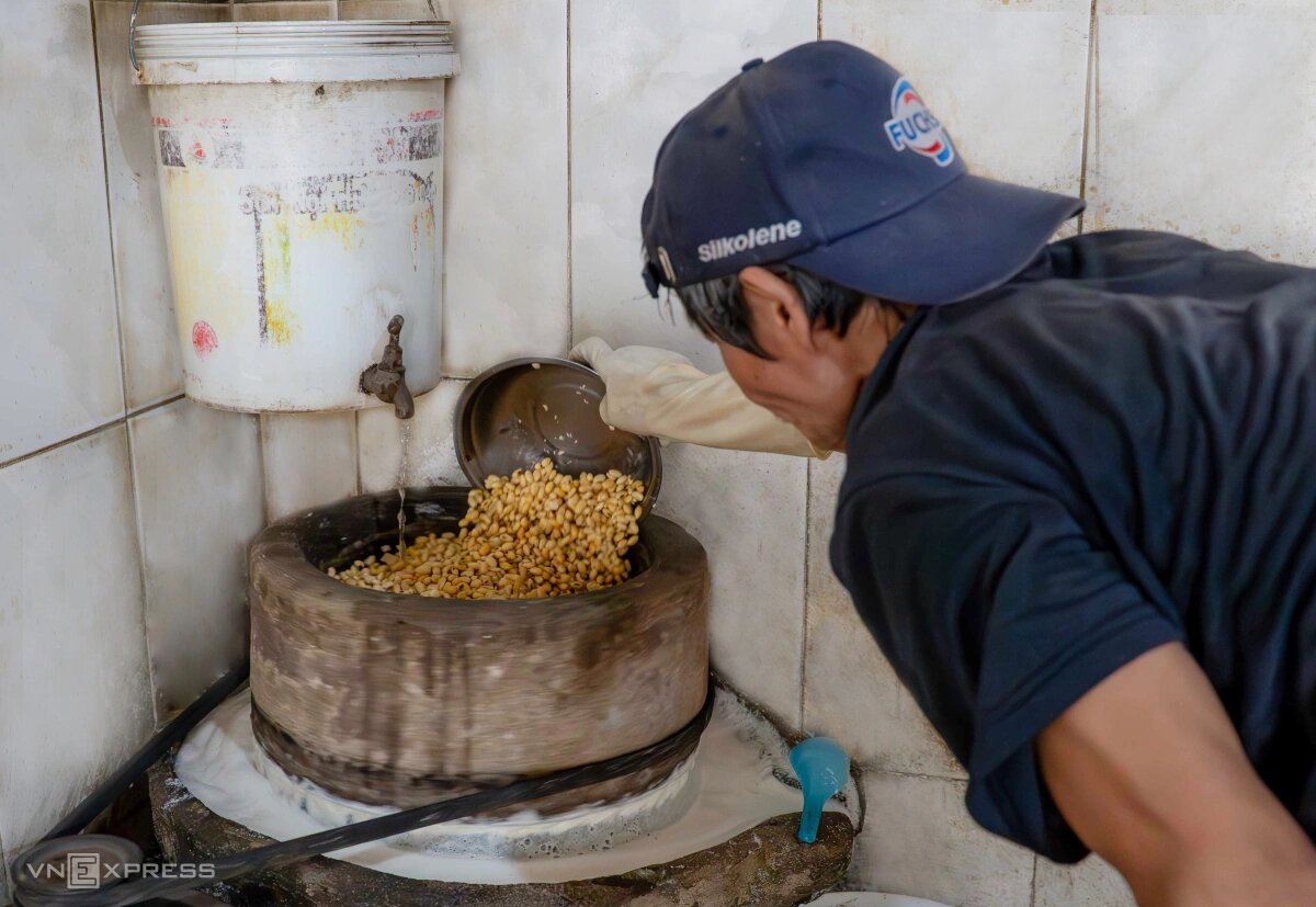 Đậu phụ l&agrave;ng Mơ: Khi đ&ocirc;i mắt người thợ họa n&ecirc;n h&igrave;nh, đ&ocirc;i tay tinh tế tạc n&ecirc;n vị- Ảnh 5.