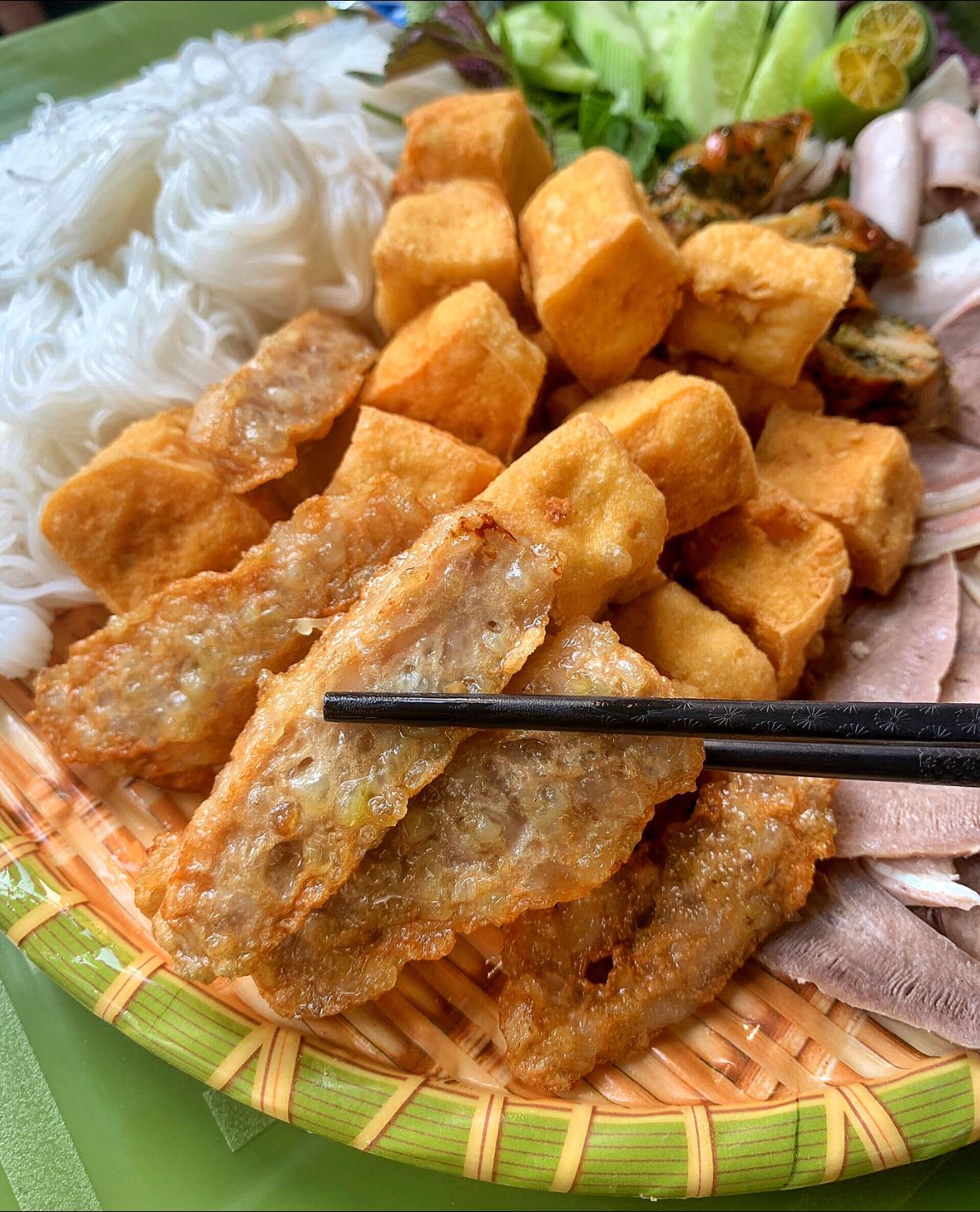 Đậu phụ l&agrave;ng Mơ: Khi đ&ocirc;i mắt người thợ họa n&ecirc;n h&igrave;nh, đ&ocirc;i tay tinh tế tạc n&ecirc;n vị- Ảnh 9.