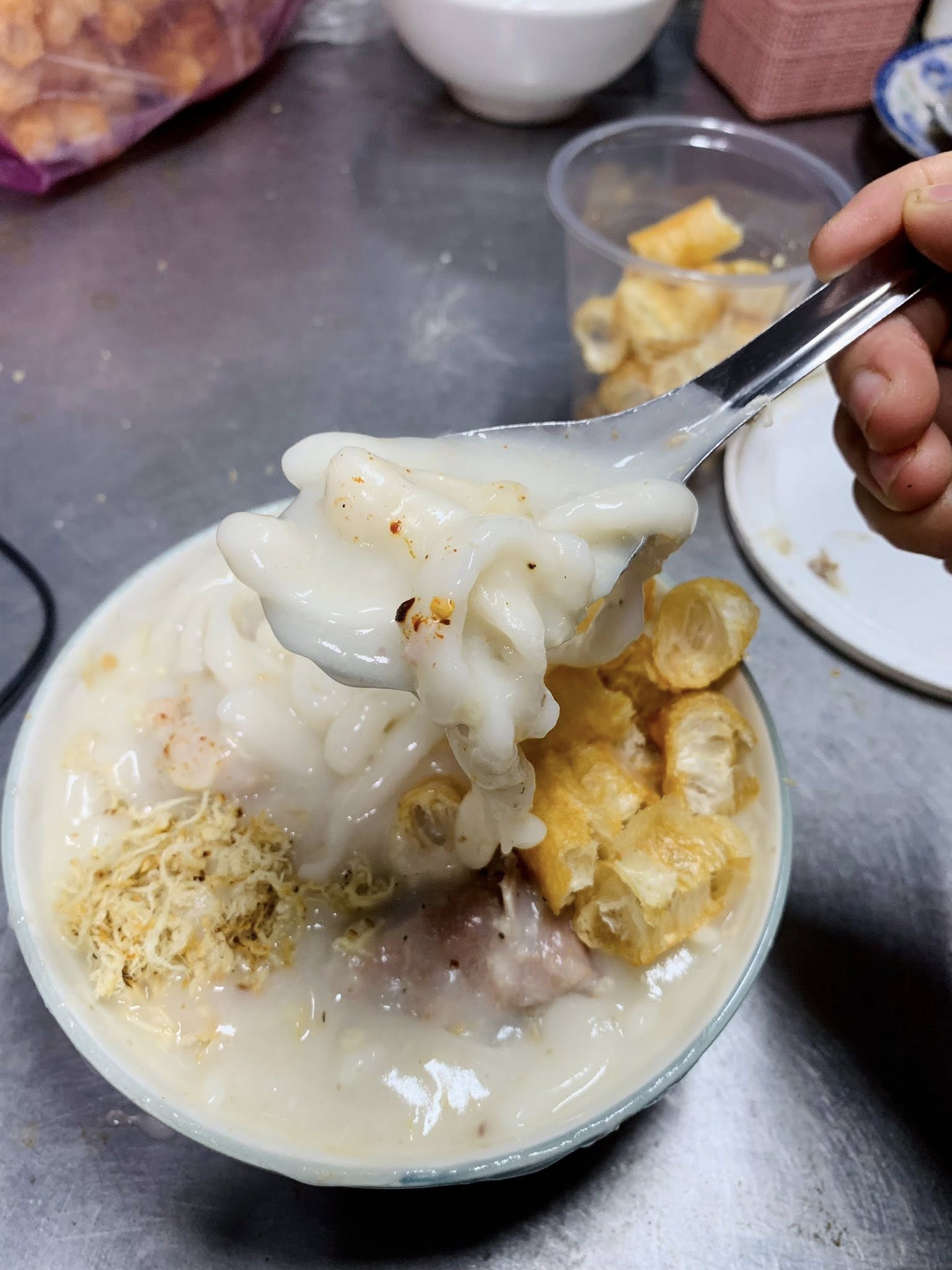 Thưởng thức ch&aacute;o se: M&oacute;n ch&aacute;o "ăn bằng đũa" độc đ&aacute;o của người H&agrave; Nội- Ảnh 3.