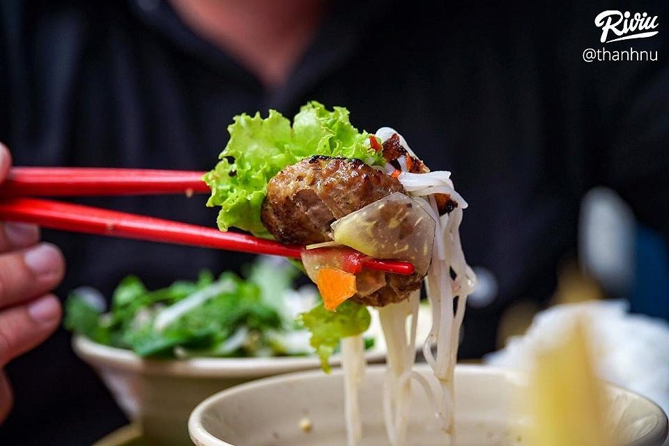 B&uacute;n chả que tre - Hương vị mộc mạc, g&oacute;i trọn k&yacute; ức H&agrave; th&agrave;nh xưa- Ảnh 10.
