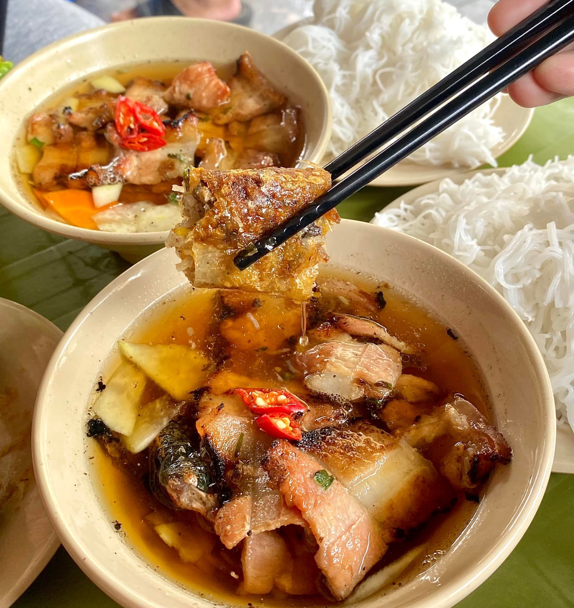 B&uacute;n chả que tre - Hương vị mộc mạc, g&oacute;i trọn k&yacute; ức H&agrave; th&agrave;nh xưa- Ảnh 6.