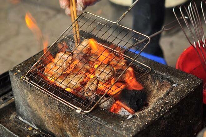 B&uacute;n chả Hương Li&ecirc;n - Từ qu&aacute;n ăn gia truyền đến biểu tượng ẩm thực to&agrave;n cầu- Ảnh 7.