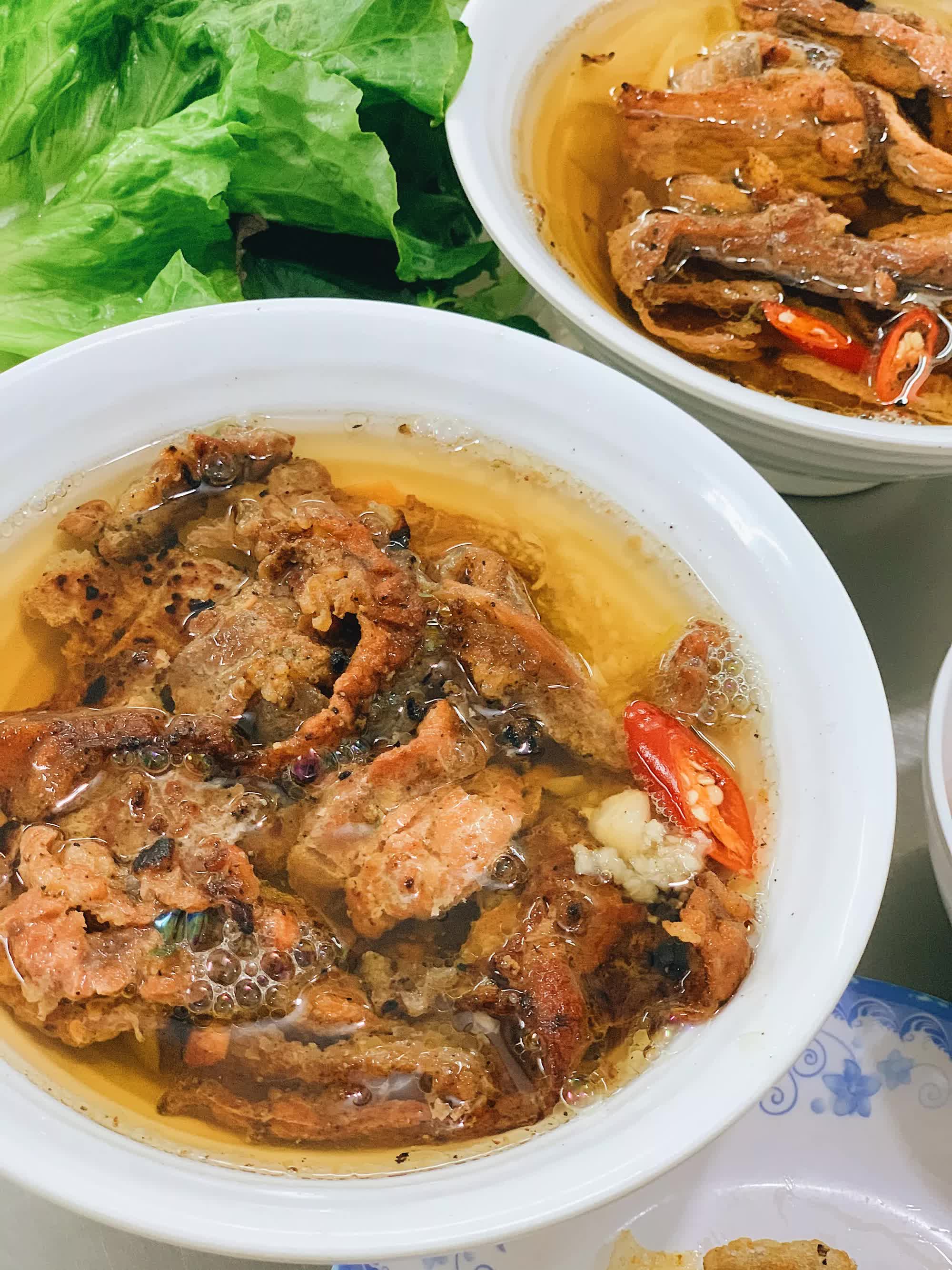 B&uacute;n chả Hương Li&ecirc;n - Từ qu&aacute;n ăn gia truyền đến biểu tượng ẩm thực to&agrave;n cầu- Ảnh 3.