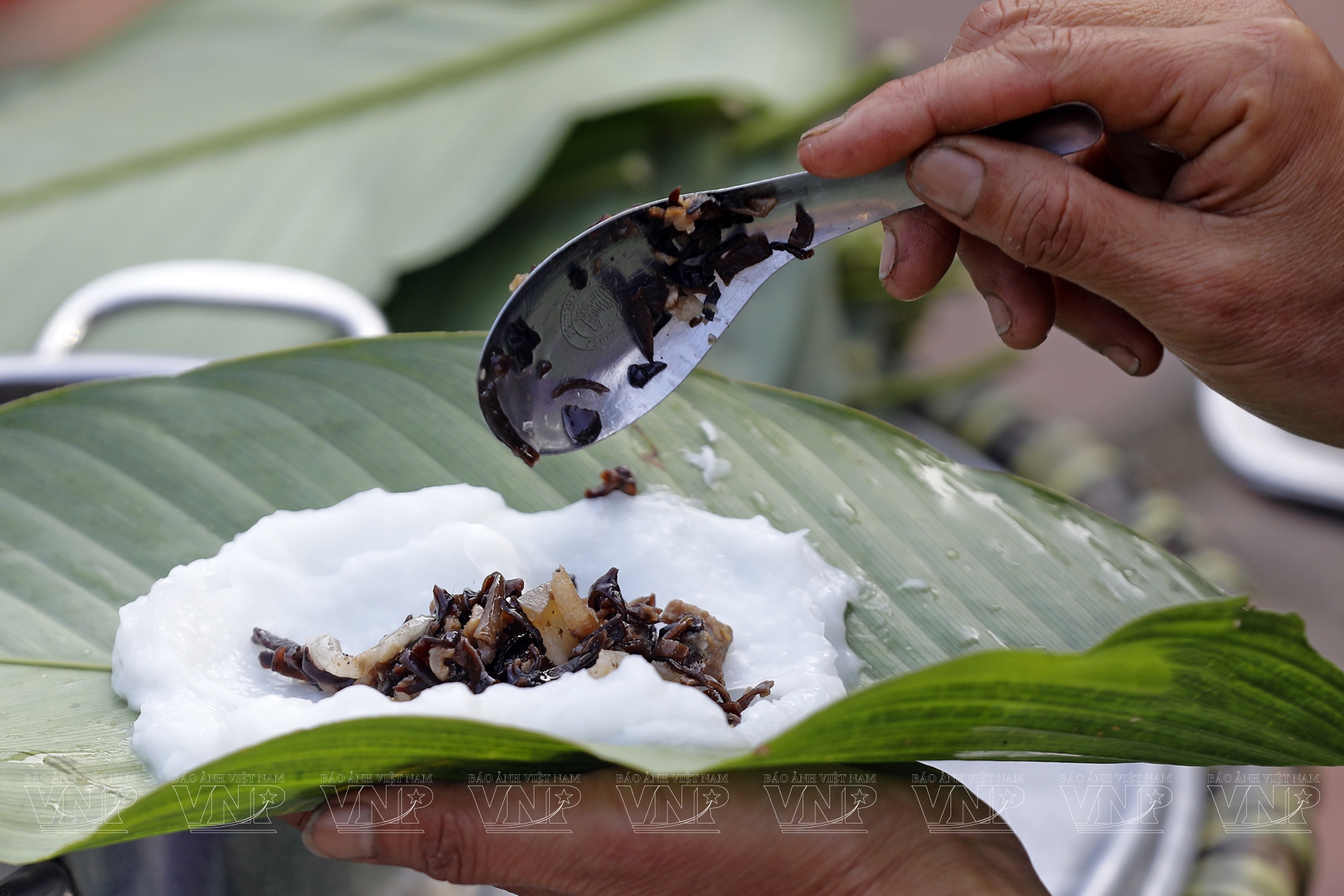 B&aacute;nh tẻ Đường L&acirc;m: Sự h&ograve;a quyện tinh tế của sản vật qu&ecirc; hương v&agrave; văn h&oacute;a ẩm thực truyền thống xứ Đo&agrave;i- Ảnh 4.
