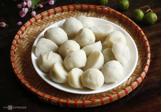 Lẩu vịt om sấu: Hương vị thanh m&aacute;t chắt lọc tinh hoa m&ugrave;a h&egrave; H&agrave; Nội, n&eacute;t ẩm thực thanh tao của đất kinh kỳ- Ảnh 3.
