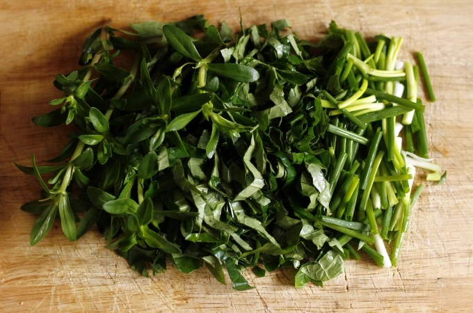 Thưởng thức lươn x&agrave;o sả ớt: Sự giao thoa giữa hương thơm cay ấm v&agrave; nghệ thuật chế biến giữ trọn tinh t&uacute;y đồng qu&ecirc;- Ảnh 2.