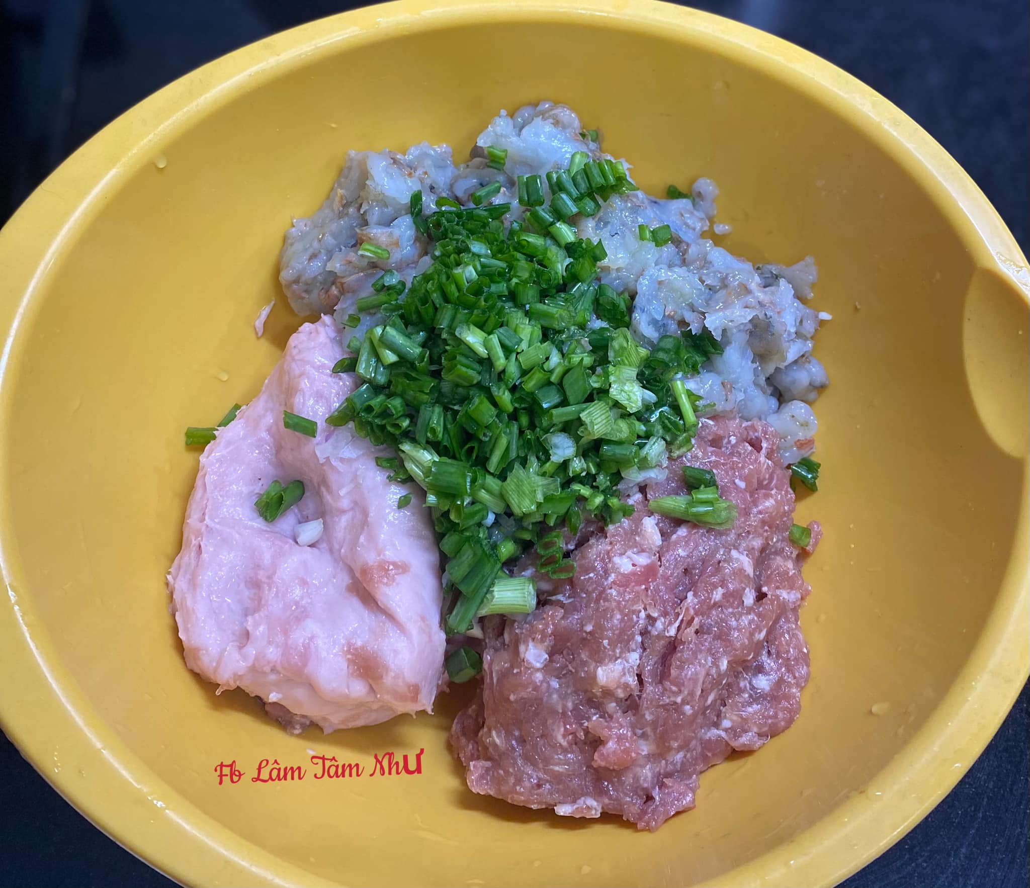 Mọc t&ocirc;m củ sen: N&eacute;t thanh tao của ẩm thực H&agrave; th&agrave;nh, đ&aacute;nh thức vị gi&aacute;c bằng hương sen thanh m&aacute;t- Ảnh 3.