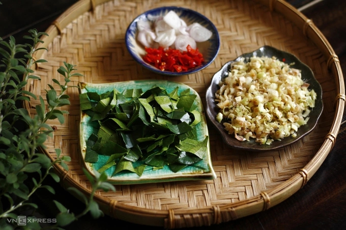 Thịt lợn chao l&aacute; mắc mật thơm nức hương rừng T&acirc;y Bắc, tuyệt phẩm đậm đ&agrave; dư vị mộc mạc v&ugrave;ng cao- Ảnh 3.