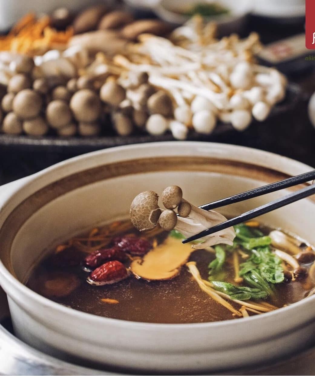 Lẩu nấm thi&ecirc;n nhi&ecirc;n: Vị ngọt thuần khiết từ 20 loại nấm qu&yacute; hiếm, thổi b&ugrave;ng ngọn lửa sum vầy giữa tiết trời se lạnh- Ảnh 12.