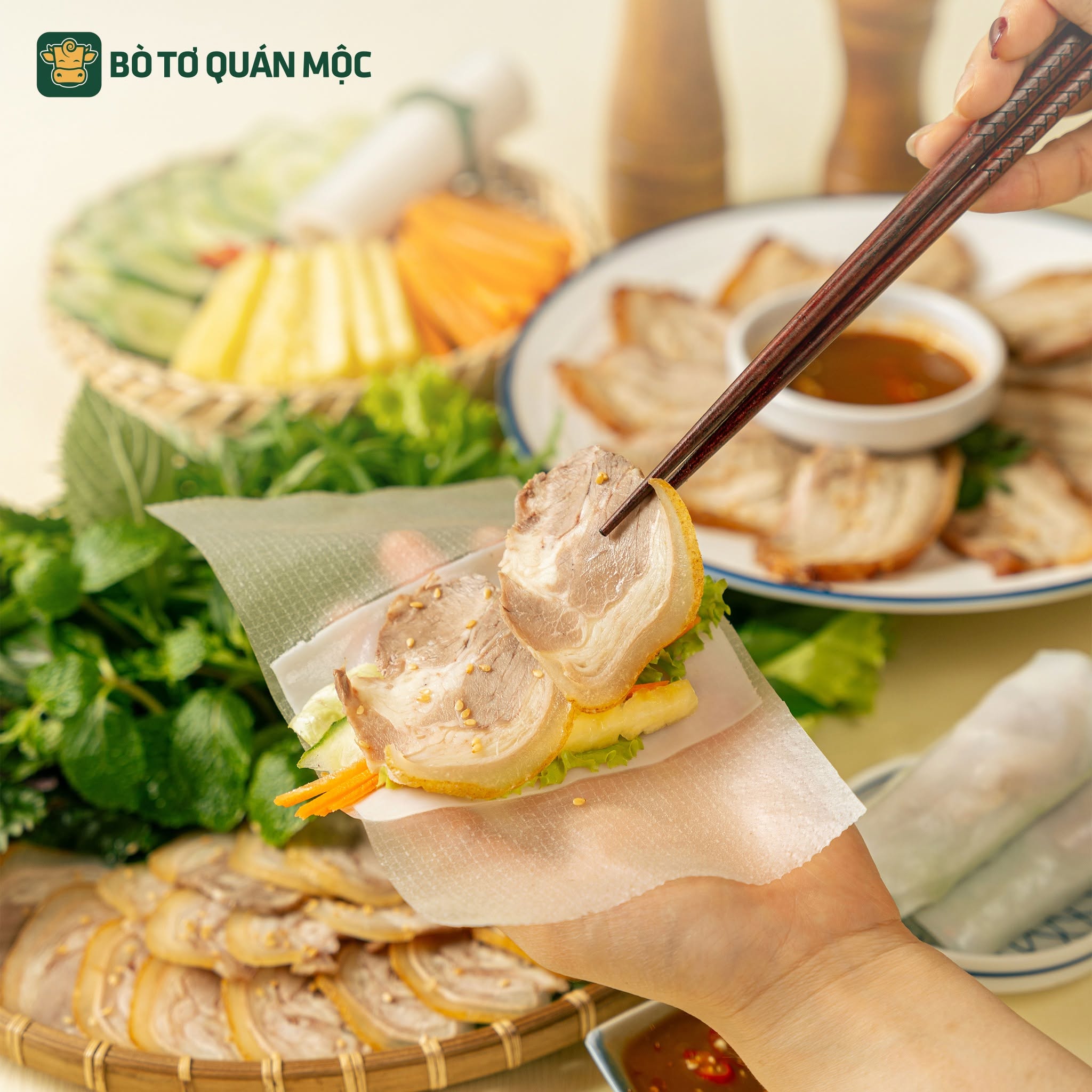 M&ecirc; mẩn m&oacute;n b&ograve; tơ cuốn b&aacute;nh tr&aacute;ng c&ugrave;ng 9 loại rau thơm d&acirc;n d&atilde;, g&oacute;i trọn hương vị ẩm thực đồng qu&ecirc; Việt- Ảnh 6.