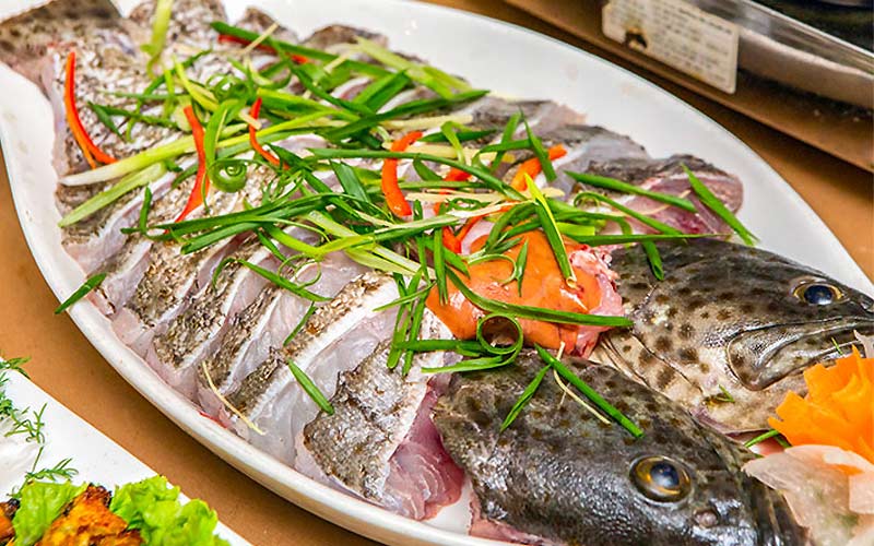 Từ m&oacute;n canh c&aacute; d&acirc;n d&atilde; đến nồi lẩu thuyền ch&agrave;i trứ danh, chinh phục thực kh&aacute;ch bởi vị ngọt của sản vật qu&yacute; hiếm- Ảnh 4.