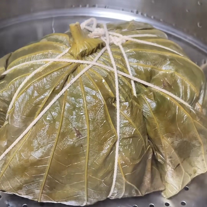 G&agrave; hấp l&aacute; sen: G&oacute;i trọn hương sen thanh khiết trong vị ngọt l&agrave;nh nguy&ecirc;n bản, lưu giữ n&eacute;t tinh tế ẩm thực truyền thống- Ảnh 3.