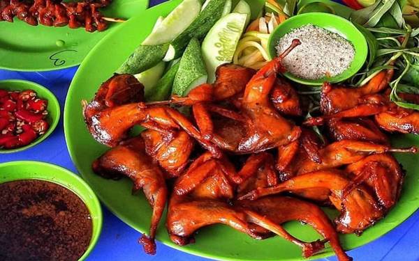 Chim c&uacute;t nướng than hoa: Thức qu&agrave; m&ugrave;a đ&ocirc;ng gợi nhớ k&yacute; ức th&acirc;n quen v&agrave; hương vị đặc trưng của phố phường H&agrave; Nội- Ảnh 4.