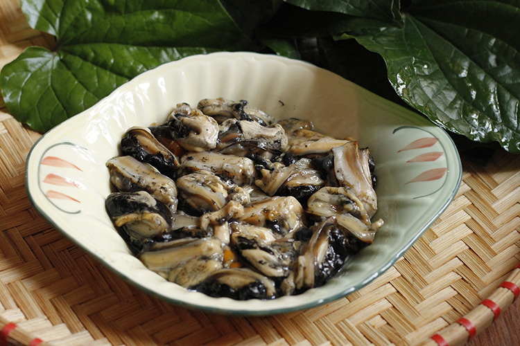 Chả ốc cuốn l&aacute; lốt: M&oacute;n ăn lưu giữ trọn hương thơm đồng nội, gi&ograve;n ngọt vị qu&ecirc; gợi nhớ bữa cơm nh&agrave; th&acirc;n thương- Ảnh 3.