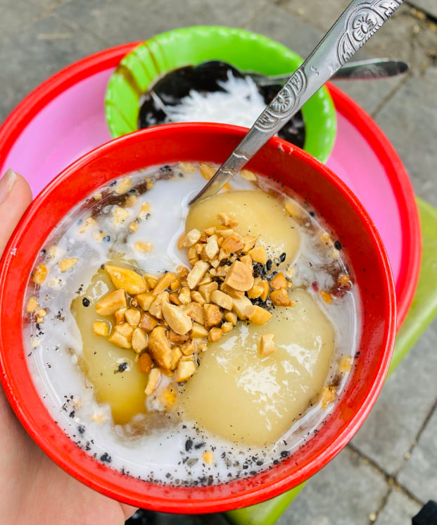 B&aacute;nh tr&ocirc;i t&agrave;u - thức qu&agrave; n&oacute;ng hổi n&iacute;u ch&acirc;n người H&agrave; Nội mỗi khi trở gi&oacute; - Ảnh 2.