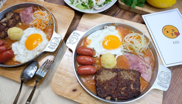 Bánh mì chảo - món ăn chiều lòng người Hà Nội, càng ăn nóng càng cuốn - Ảnh 1.