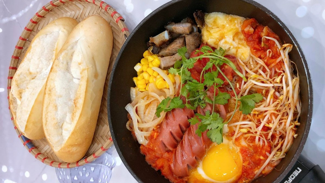 Bánh mì chảo - món ăn chiều lòng người Hà Nội, càng ăn nóng càng cuốn - Ảnh 4.