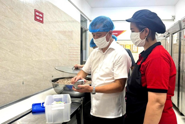 Chuẩn h&oacute;a quy tr&igrave;nh, số h&oacute;a gi&aacute;m s&aacute;t bữa ăn b&aacute;n tr&uacute; - Ảnh 4.