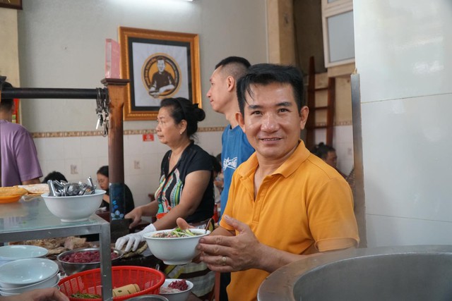 Phở B&aacute;t Đ&agrave;n - Nơi lưu giữ hương vị phở H&agrave; Nội suốt gần một thế kỷ- Ảnh 8.