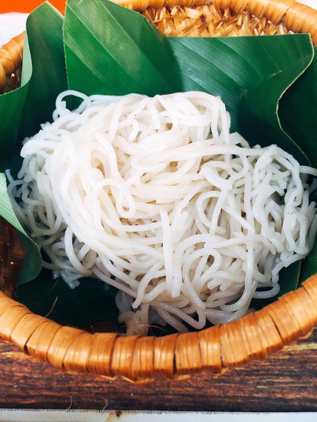 B&uacute;n Mạch Tr&agrave;ng: &ldquo;B&uacute;n tiến vua&rdquo; ng&agrave;n năm v&agrave; h&agrave;nh tr&igrave;nh giữ hồn ẩm thực Việt- Ảnh 4.