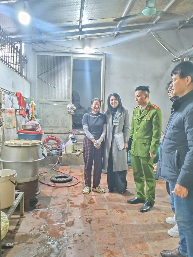 Kiểm tra hộ sản xuất đậu phụ tại Đan Phượng dịp đầu năm- Ảnh 1.