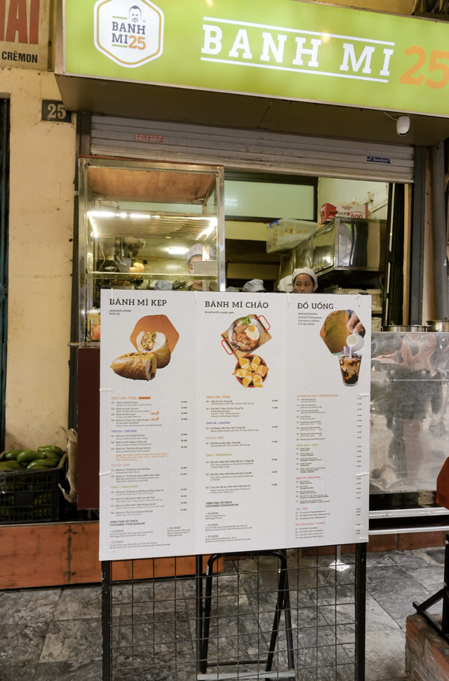 Thử b&aacute;nh m&igrave; &ldquo;hot nhất H&agrave;ng C&aacute;&rdquo;: Kh&aacute;ch T&acirc;y đứng đợi cả tiếng, vị c&oacute; xứng đ&aacute;ng?- Ảnh 3.