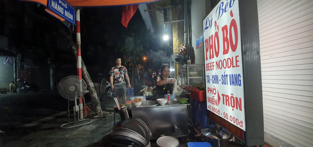 Từ g&aacute;nh phở phố cổ 30 năm tuổi đến điểm check-in g&acirc;y sốt sau c&uacute; &ldquo;gh&eacute; thăm&rdquo; của tỷ ph&uacute; Jensen Huang
- Ảnh 1.