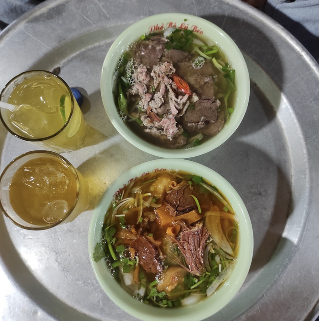 Từ g&aacute;nh phở phố cổ 30 năm tuổi đến điểm check-in g&acirc;y sốt sau c&uacute; &ldquo;gh&eacute; thăm&rdquo; của tỷ ph&uacute; Jensen Huang
- Ảnh 6.