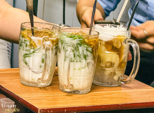 Qu&aacute;n ch&egrave; nhỏ gần 50 năm trong ng&otilde; H&agrave; Nội: Mộc mạc nhưng ăn một lần l&agrave; nhớ- Ảnh 2.