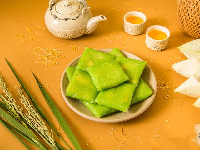 Đặc sản B&aacute;nh cốm H&agrave;ng Than: Hương Thu H&agrave; Nội g&oacute;i gọn trong sắc l&aacute; xanh ngọt ng&agrave;o đến thế- Ảnh 1.