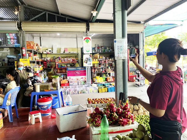 Chợ Thượng Thanh thí điểm số hóa truy xuất thực phẩm: Minh bạch nguồn gốc, củng cố niềm tin người tiêu dùng- Ảnh 2. Chợ Thượng Thanh thí điểm số hóa truy xuất thực phẩm: Minh bạch nguồn gốc, củng cố niềm tin người tiêu dùng- Ảnh 2.