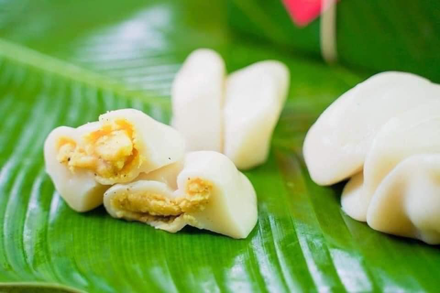 B&aacute;nh Giầy Qu&aacute;n G&aacute;nh: Thức qu&agrave; qu&ecirc; thanh tao, g&oacute;i gọn trong l&aacute; dong xanh như chứa đựng tinh t&uacute;y trời đất vu&ocirc;ng tr&ograve;n- Ảnh 2.