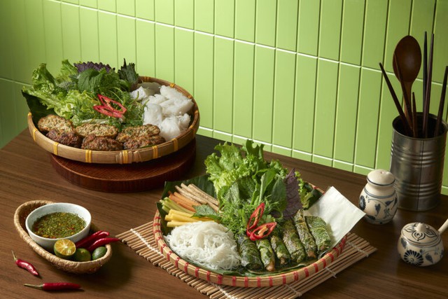 B&aacute;nh tr&aacute;ng cuốn chả rươi - "Kh&uacute;c biến tấu" tinh tế của ẩm thực H&agrave; th&agrave;nh- Ảnh 4.