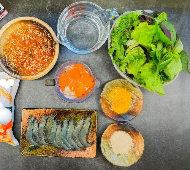B&aacute;nh t&ocirc;m Hồ T&acirc;y: Từ g&aacute;nh h&agrave;ng rong Cổ Ngư đến thức qu&agrave; "thượng phẩm" của người H&agrave; th&agrave;nh - Ảnh 2.