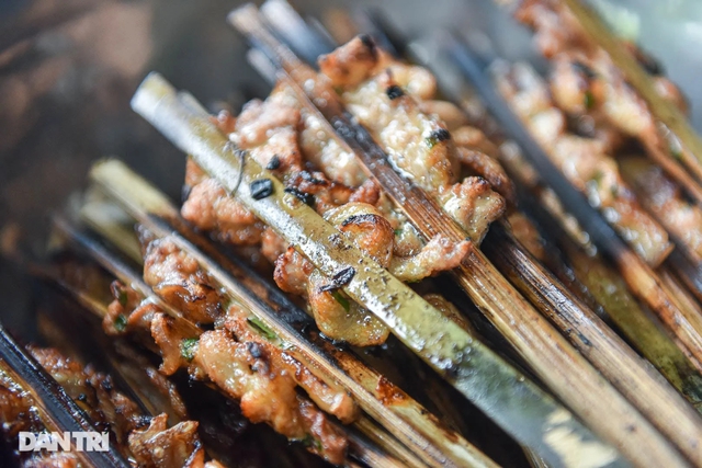B&uacute;n chả que tre - Hương vị mộc mạc, g&oacute;i trọn k&yacute; ức H&agrave; th&agrave;nh xưa- Ảnh 1.