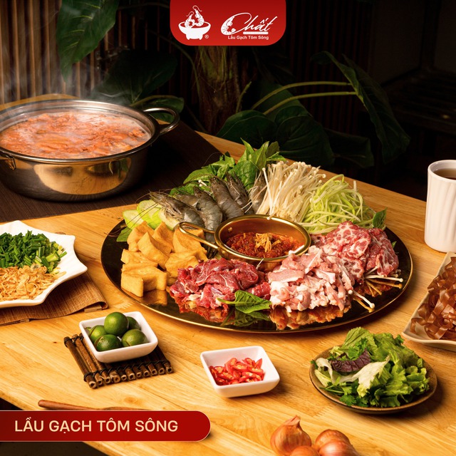 Lẩu bầu gạch t&ocirc;m s&ocirc;ng: Nghịch l&yacute; sảng kho&aacute;i "m&ugrave;a h&egrave; ăn lẩu", n&eacute;t chấm ph&aacute; tinh tế của ẩm thực H&agrave; th&agrave;nh- Ảnh 10.