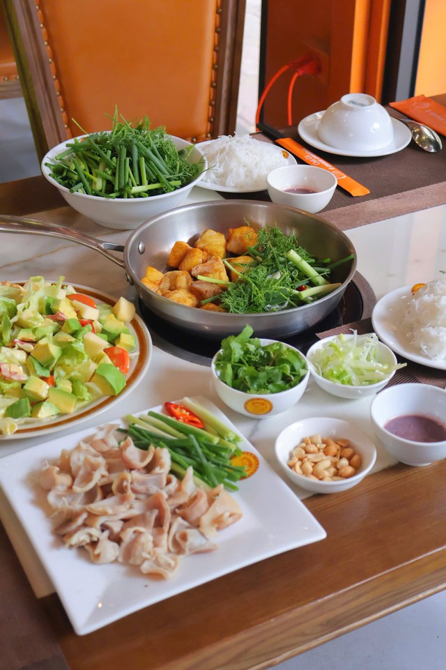 Vũ điệu hương sắc của Chả c&aacute; H&agrave; Nội - Khi mỹ vị kinh kỳ giao thoa c&ugrave;ng kỹ nghệ ẩm thực trăm năm- Ảnh 1.